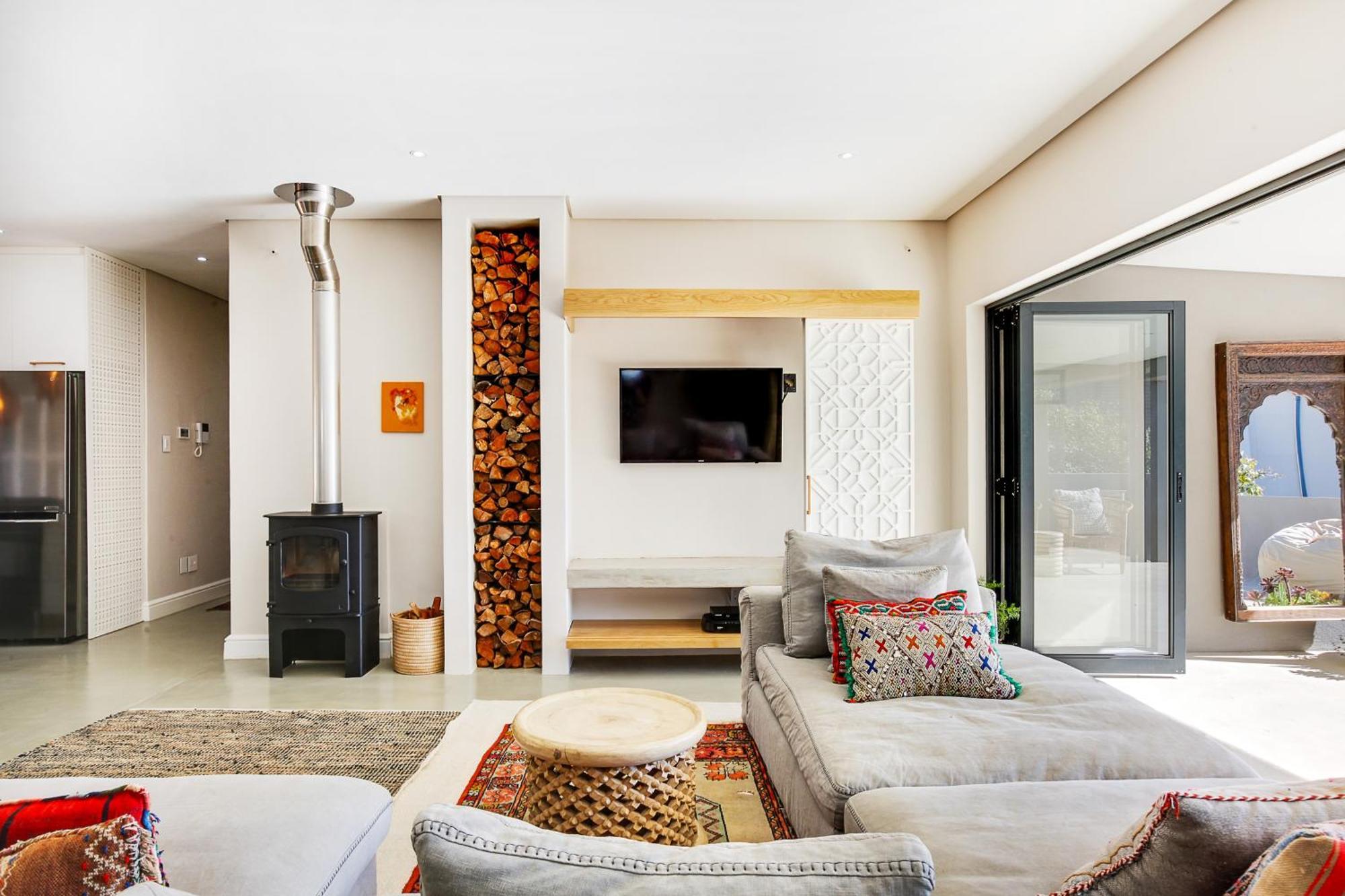 Solar-Powered Mountain Retreat With Natural Pool Cape Town Exterior photo